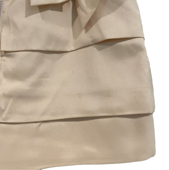 Akira Cream Colored Ruffled Mini Skirt - Size Medium - Picture 2 of 5